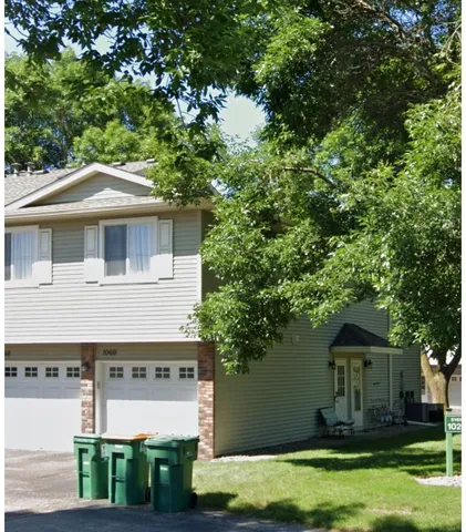 $214,900 | 1060 Pondview Court, Vadnais Heights, MN 55127