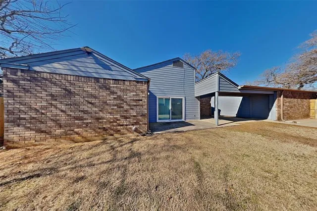 $1,975 | 4408 Timber Run Drive, Arlington, TX 76001