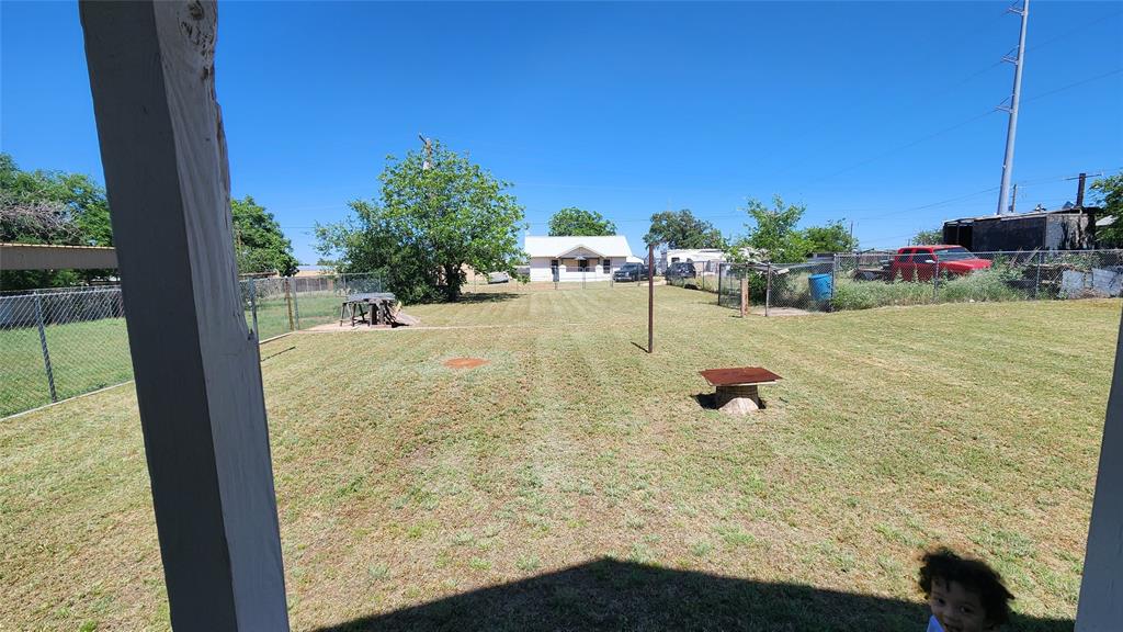 809 Bowie Street Sweetwater, TX 79556 - Photo 16 of 20 View of yard