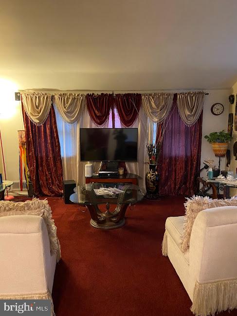 4820 Newman Road Temple Hills, MD 20748 - Photo 7 of 23 Living Room