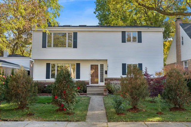 $625,000 | 1811 Hartrey Avenue, Evanston, IL 60201