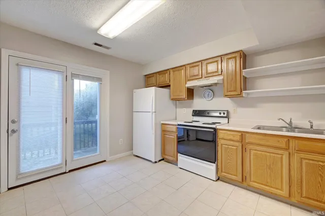 $164,900 | 646 East Sherwood Hills Drive, Bloomington, IN 47401