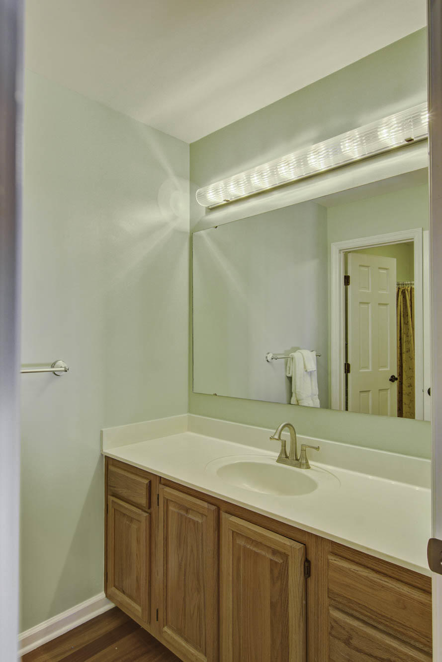 119 Walton Grove Road Summerville, SC 29483 - Photo 22 of 55 Jack 'n Jill Bath