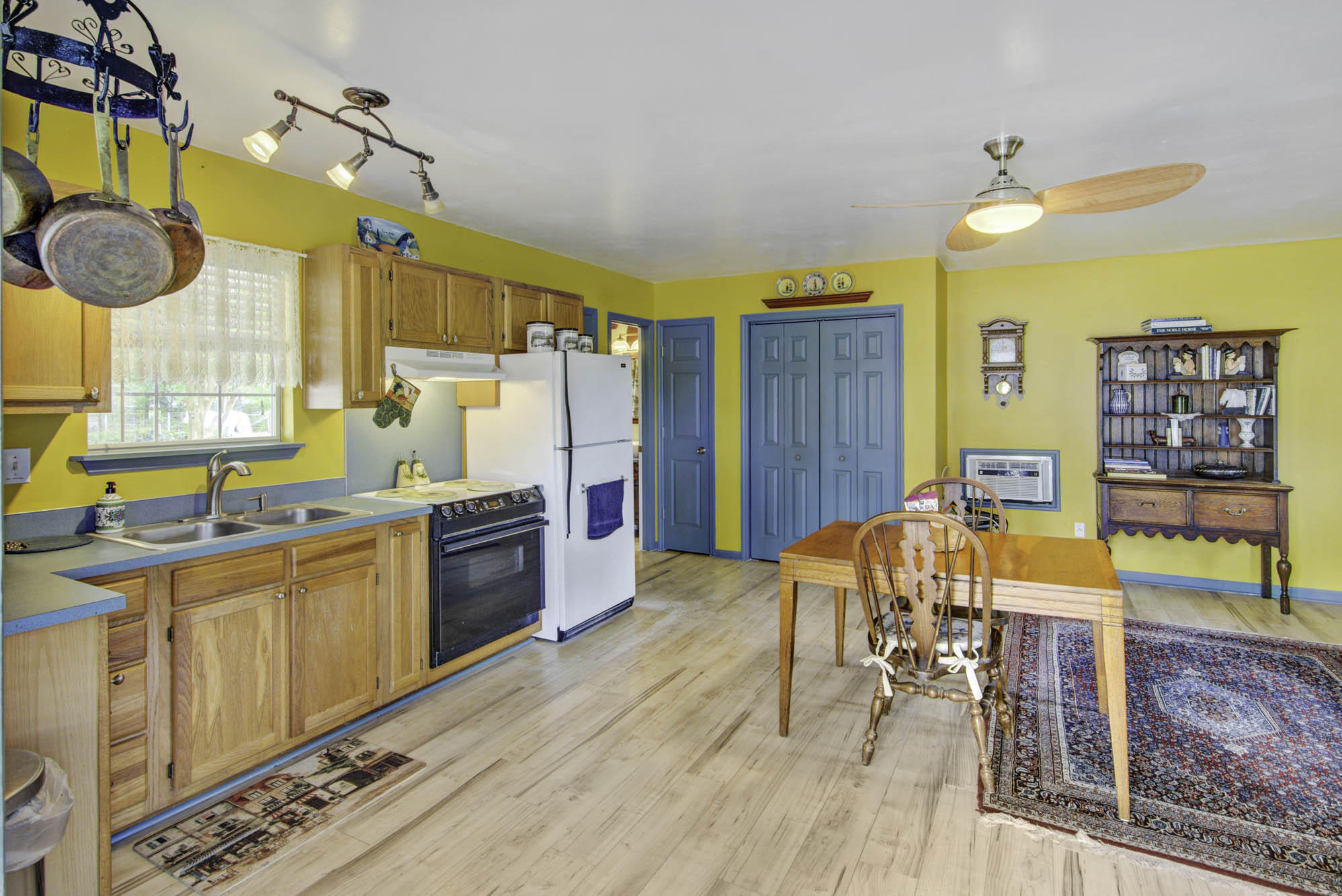 119 Walton Grove Road Summerville, SC 29483 - Photo 36 of 55 Guest House Kitchen
