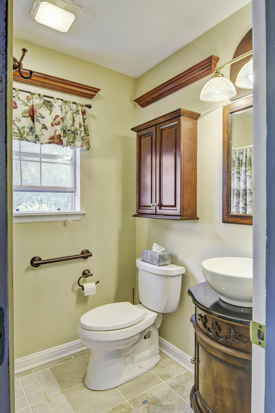 119 Walton Grove Road Summerville, SC 29483 - Photo 38 of 55 Guest House Bath