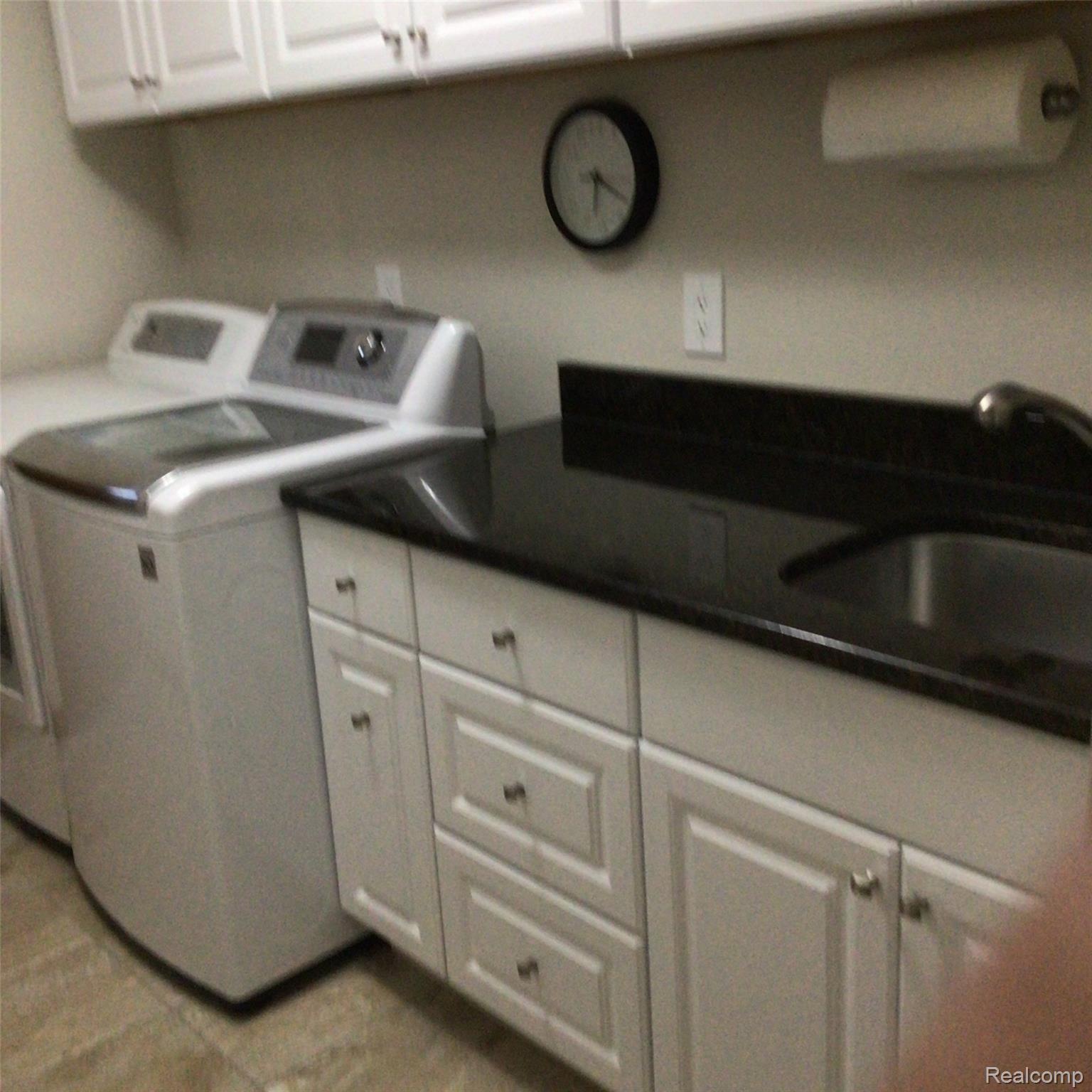 2181 Chalet Drive Rochester, MI 48309 - Photo 20 of 26 20.jpg