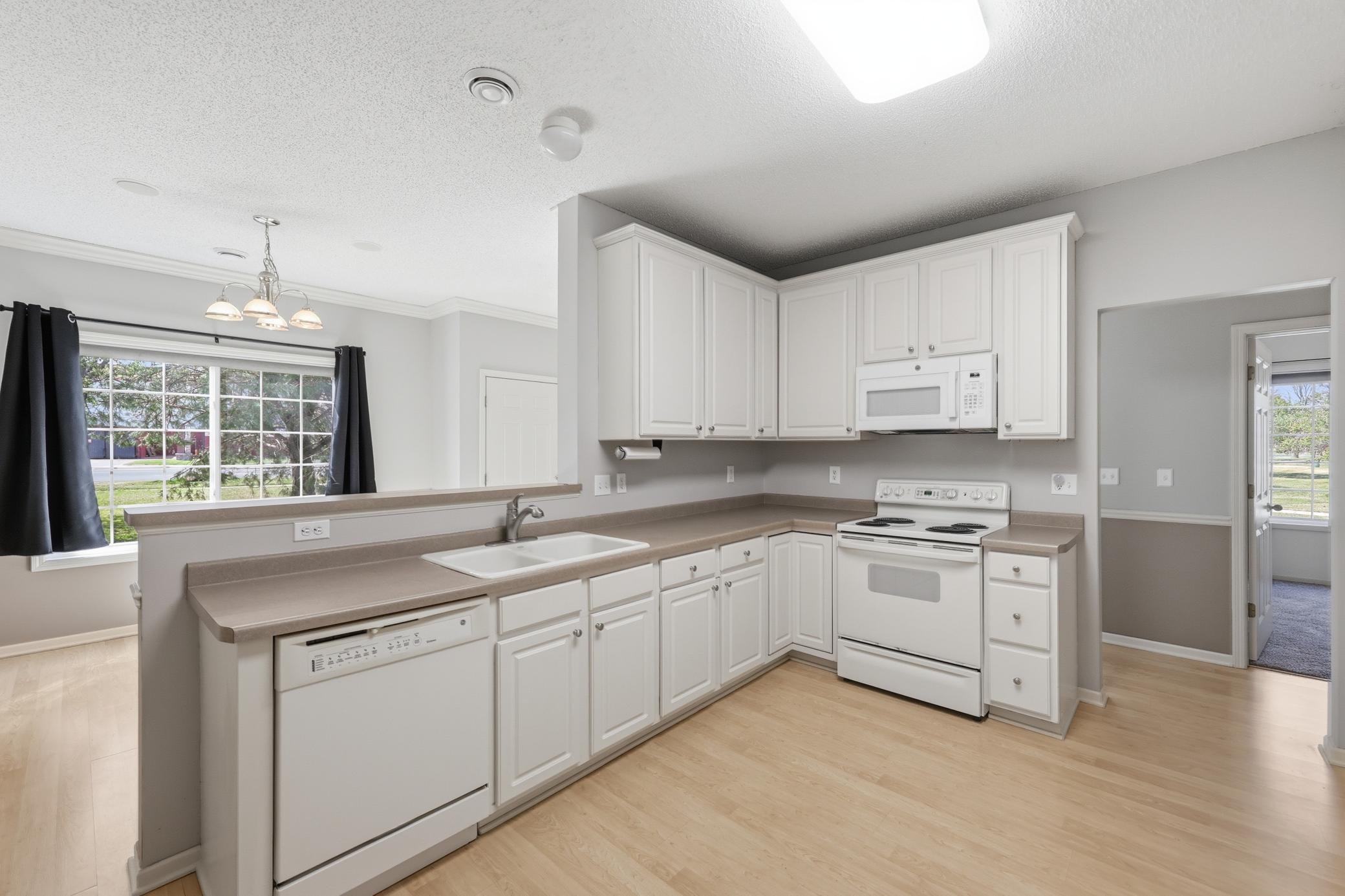 8507 Grove Circle Shakopee, MN 55379 - Photo 10 of 18