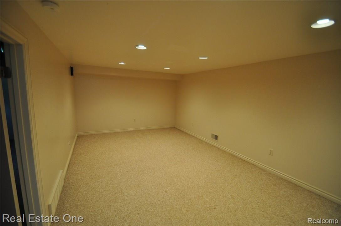 1510 West Predmore Road Oakland, MI 48363 - Photo 24 of 31 23.JPG