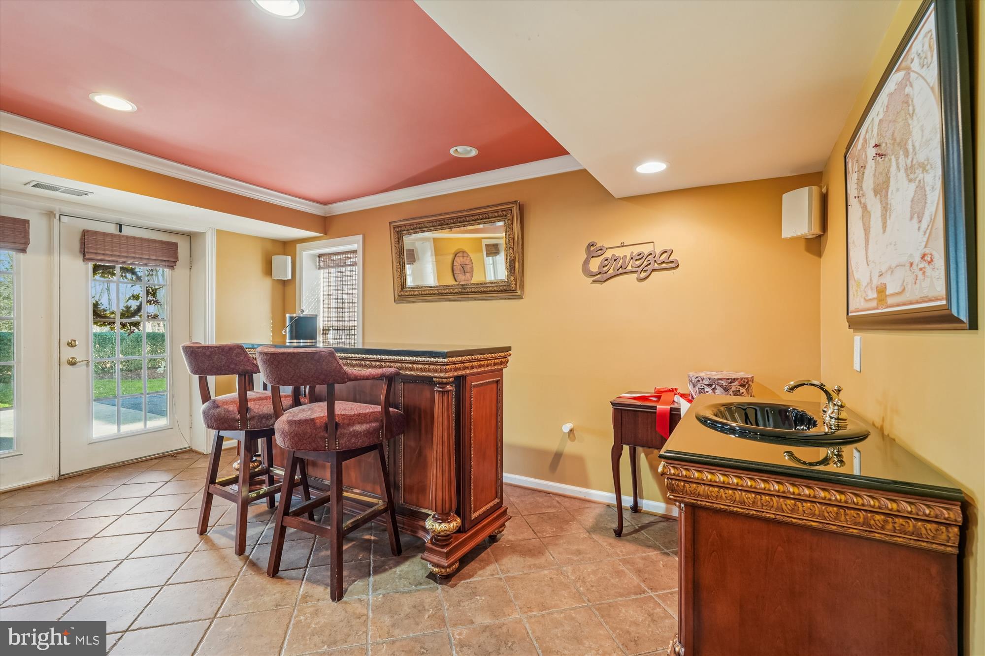 111 Lake Street Gaithersburg, MD 20878 - Photo 48 of 77 Bar with walkout acess