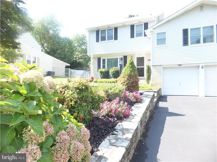 406 Valley View Road Willow Grove, PA 19090 - Photo 2 of 25 Gallery Image 2