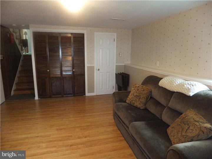 406 Valley View Road Willow Grove, PA 19090 - Photo 14 of 25 Gallery Image 14