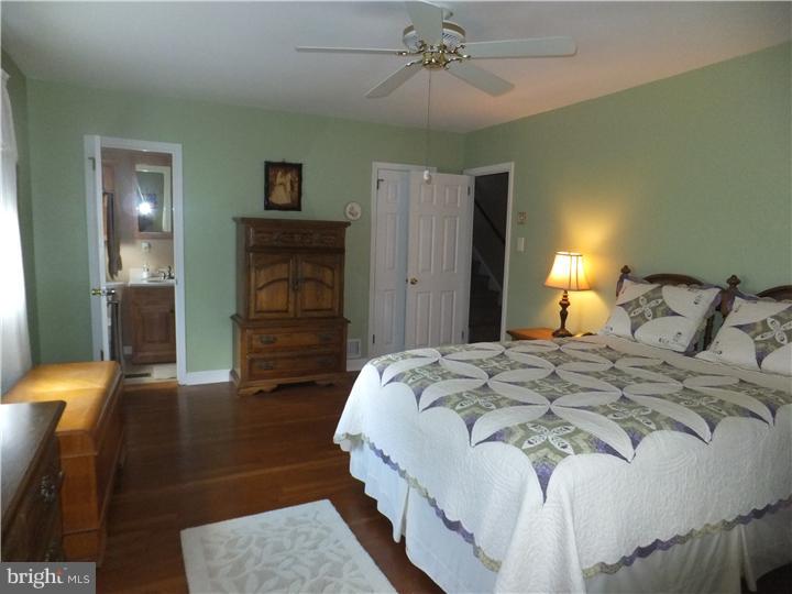 406 Valley View Road Willow Grove, PA 19090 - Photo 16 of 25 Gallery Image 16