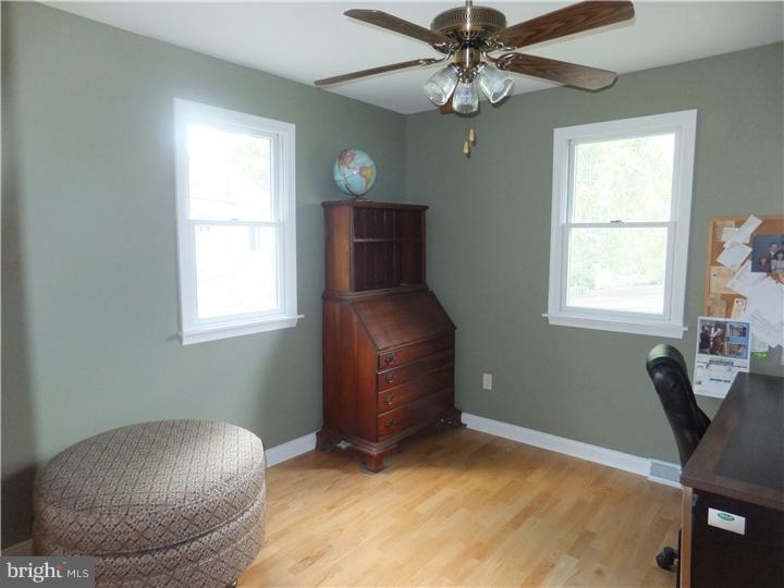 406 Valley View Road Willow Grove, PA 19090 - Photo 19 of 25 Gallery Image 19