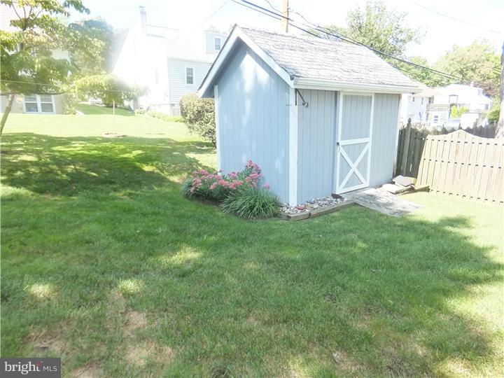 406 Valley View Road Willow Grove, PA 19090 - Photo 4 of 25 Gallery Image 4