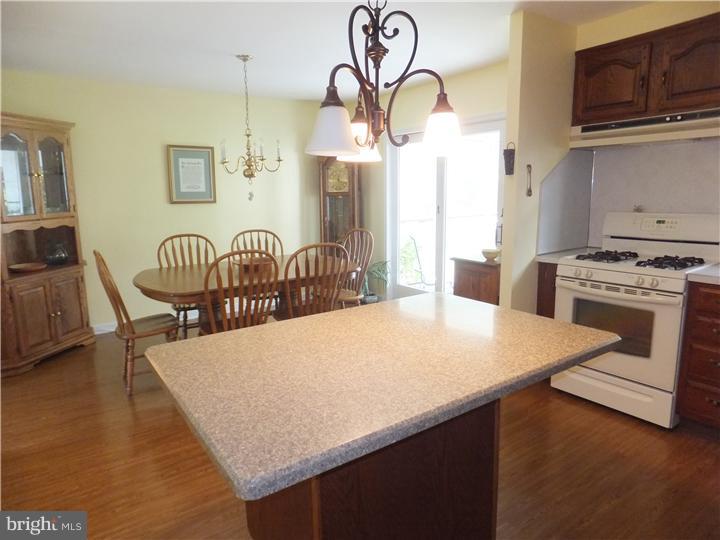 406 Valley View Road Willow Grove, PA 19090 - Photo 8 of 25 Gallery Image 8