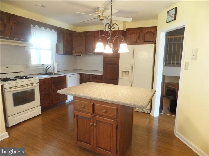 406 Valley View Road Willow Grove, PA 19090 - Photo 9 of 25 Gallery Image 9