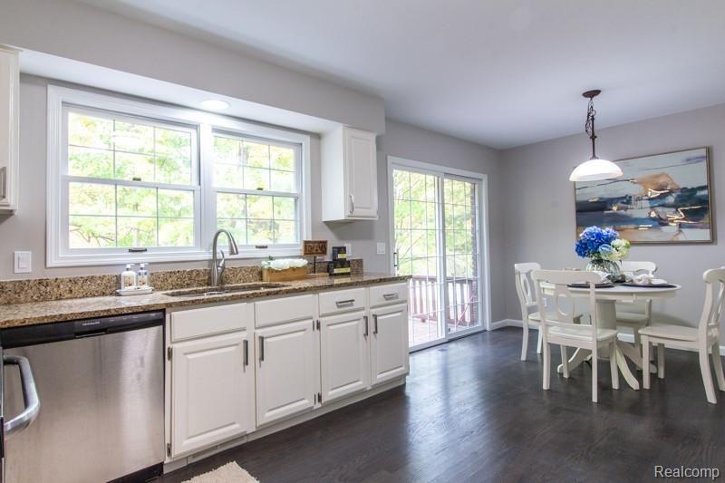1461 Sandy Ridge Drive Rochester Hills, MI 48306 - Photo 15 of 39