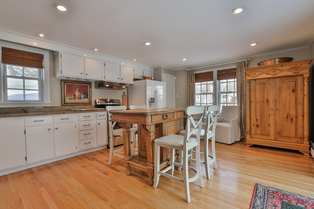 38 Putnam Road North Andover, MA 01845 - Photo 4 of 28 Gallery Image 4
