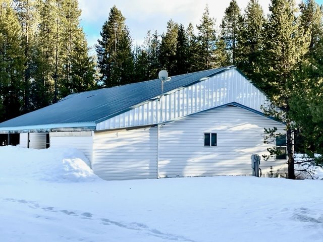 425 Bernard Lane Chemult, OR 97731 - Photo 27 of 32 a view of a house with a yard
