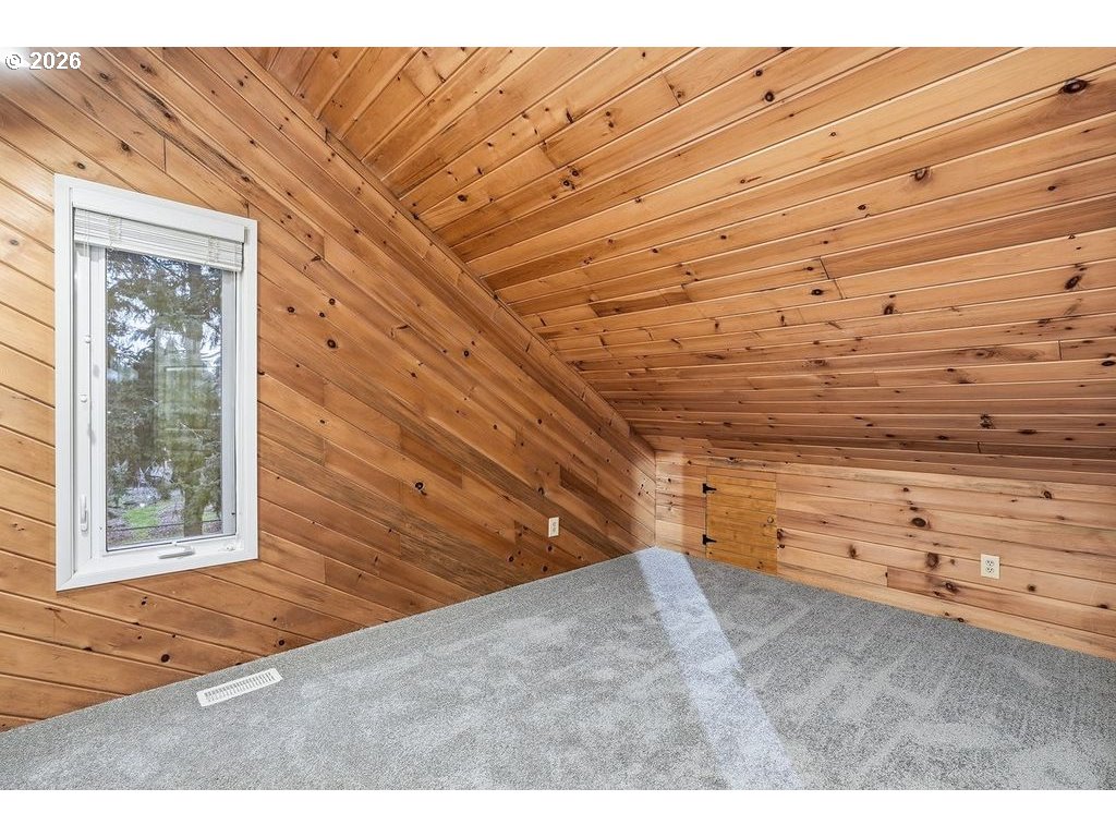 20044 South Fischers Mill Road Oregon City, OR 97045 - Photo 25 of 48 a view of a room with storage area