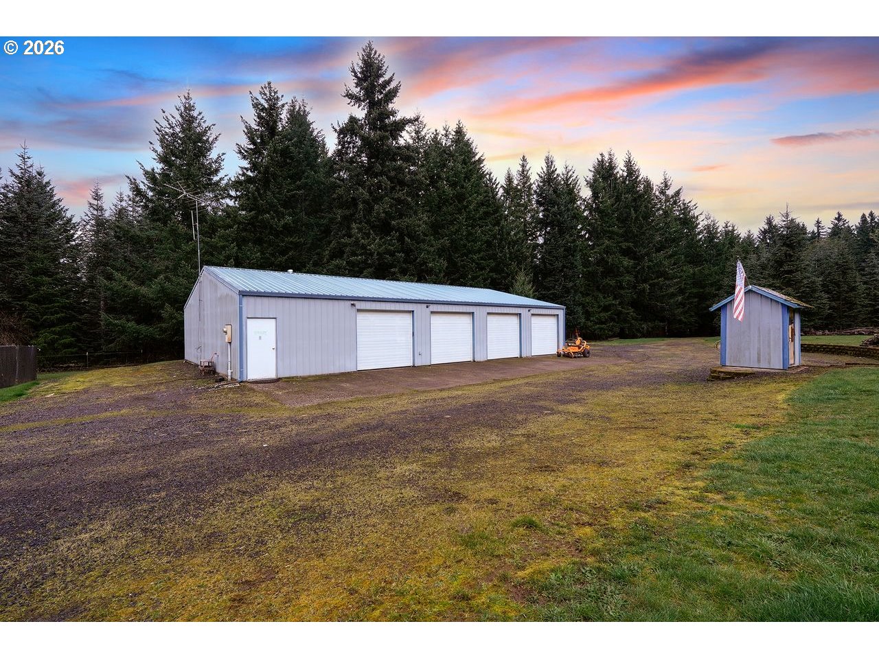 20044 South Fischers Mill Road Oregon City, OR 97045 - Photo 32 of 48 a outdoor space with a swimming pool