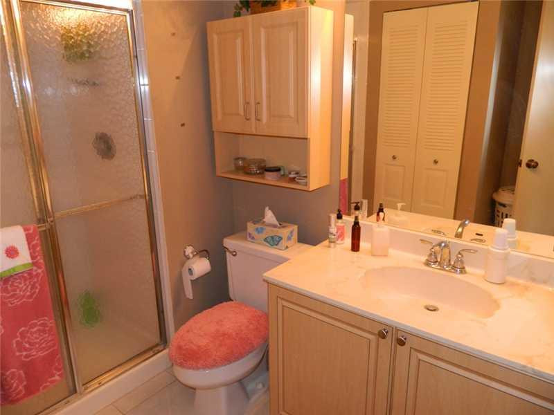 21726 Arriba Real, Unit E Boca Raton, FL 33433 - Photo 12 of 17 Bathroom