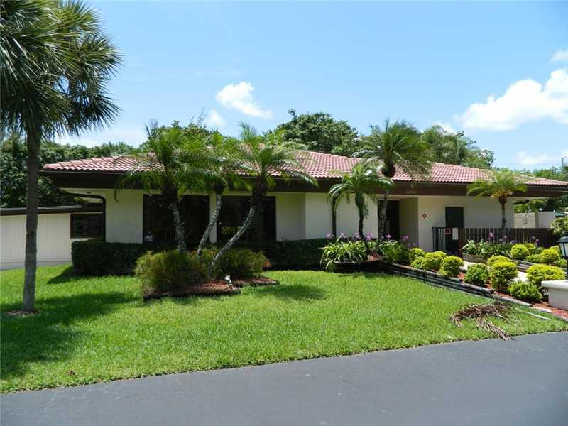 21726 Arriba Real, Unit E Boca Raton, FL 33433 - Photo 16 of 17 Clubhouse