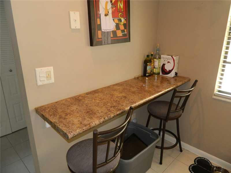 21726 Arriba Real, Unit E Boca Raton, FL 33433 - Photo 3 of 17 Kitchen