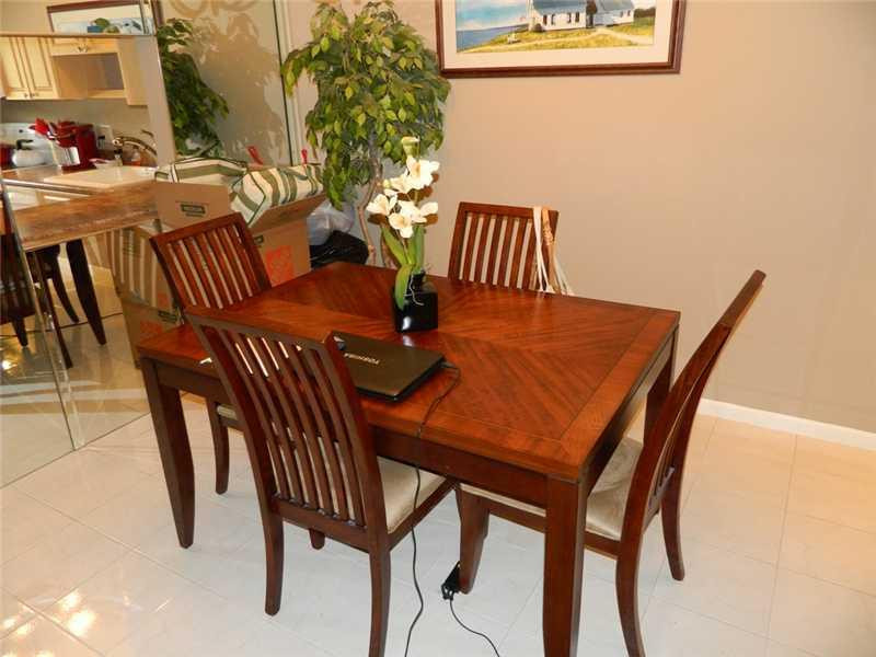 21726 Arriba Real, Unit E Boca Raton, FL 33433 - Photo 4 of 17 Dining Room