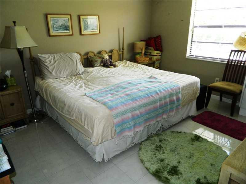 21726 Arriba Real, Unit E Boca Raton, FL 33433 - Photo 9 of 17 Bedroom