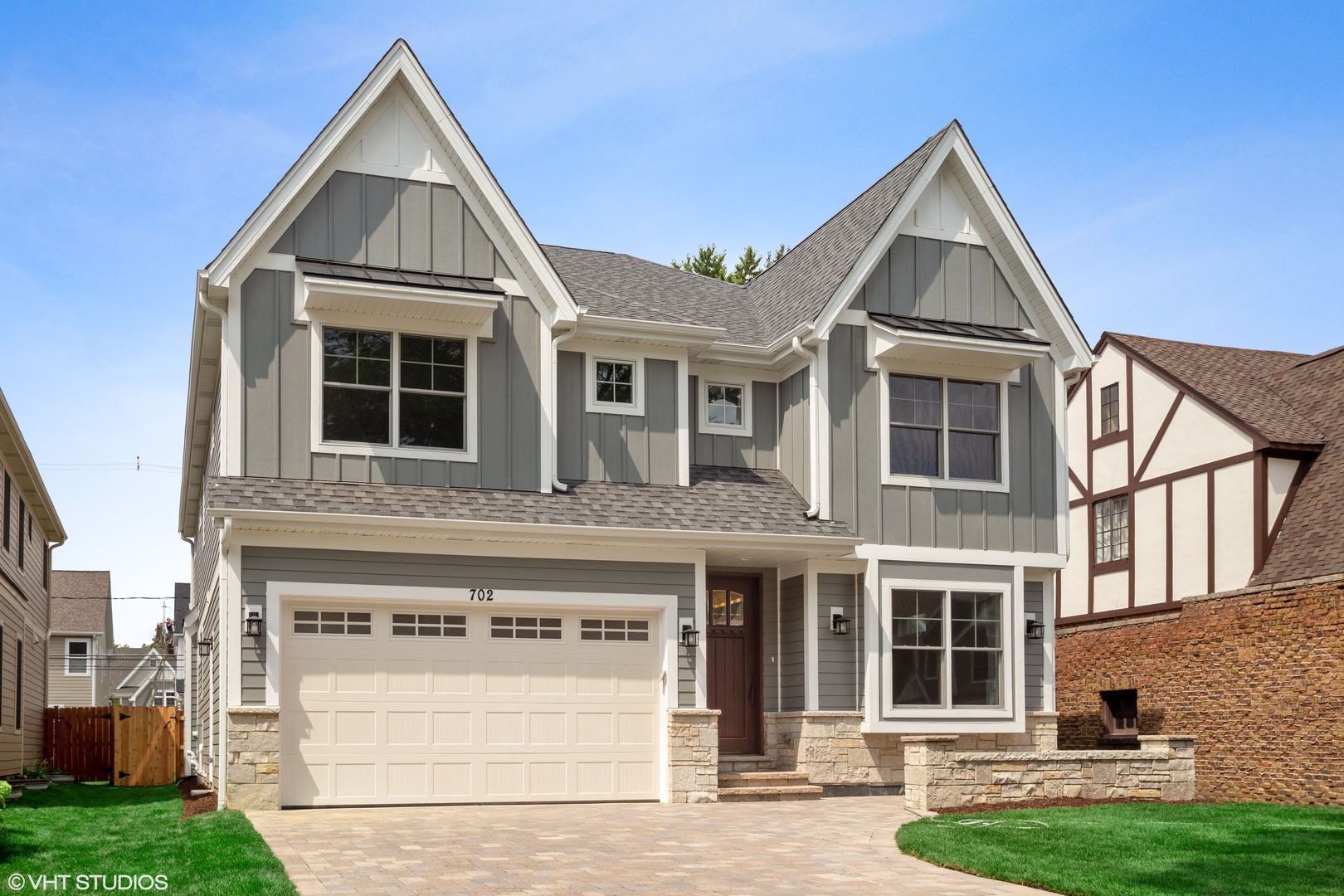 152 Avon Road Elmhurst, IL 60126 - Photo 1 of 15
