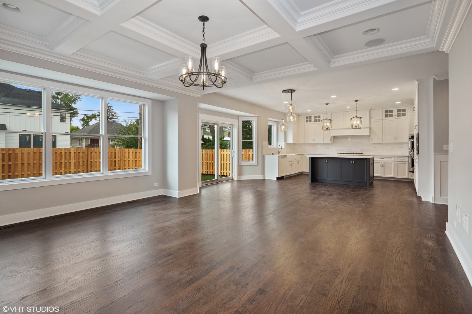 152 Avon Road Elmhurst, IL 60126 - Photo 3 of 15