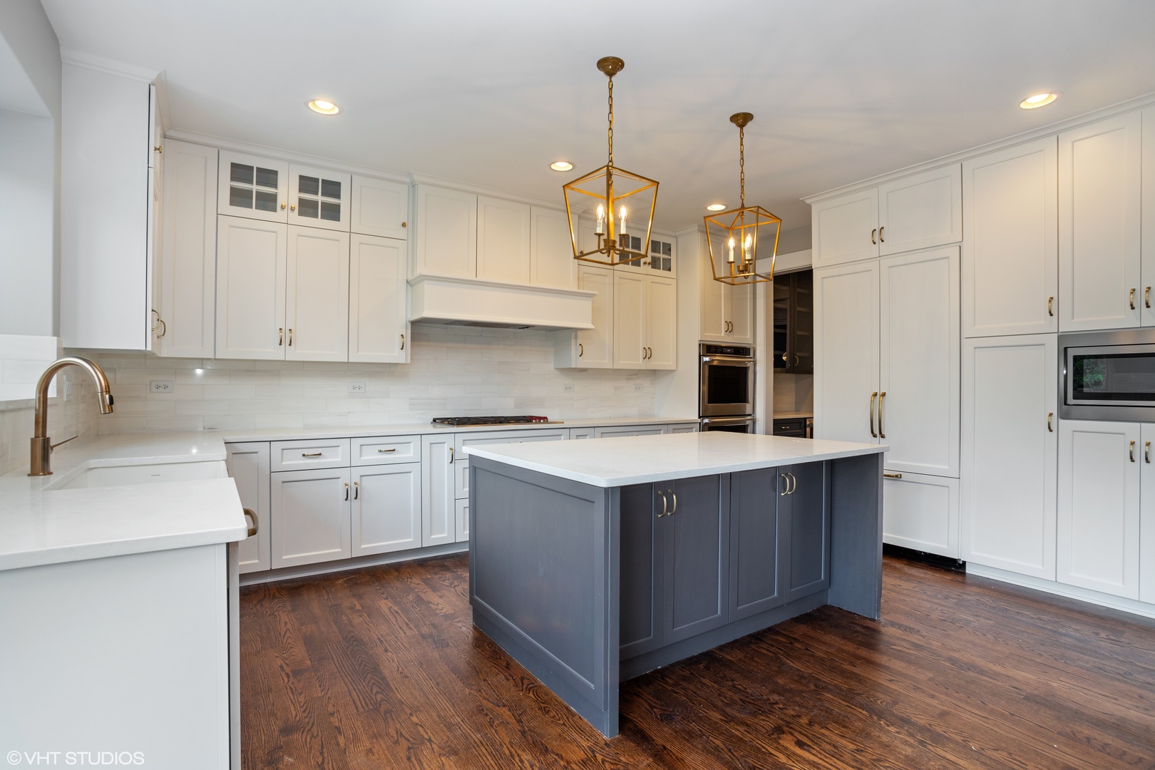 152 Avon Road Elmhurst, IL 60126 - Photo 4 of 15