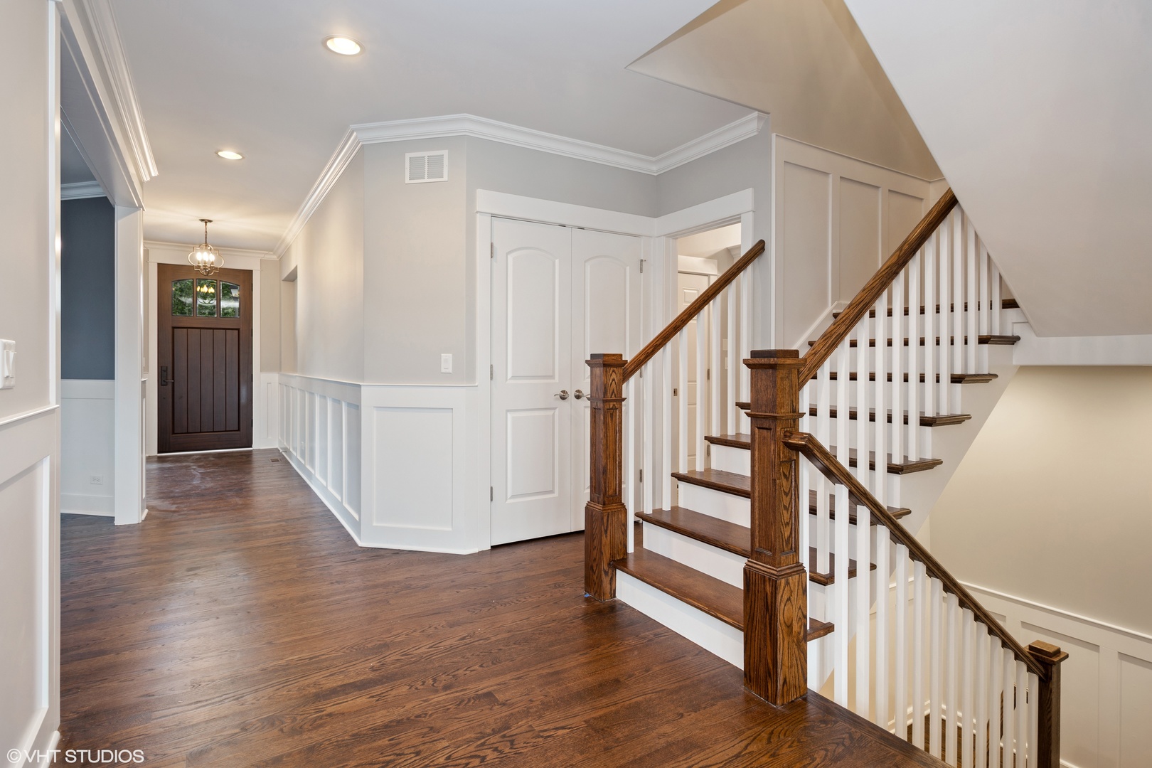 152 Avon Road Elmhurst, IL 60126 - Photo 6 of 15