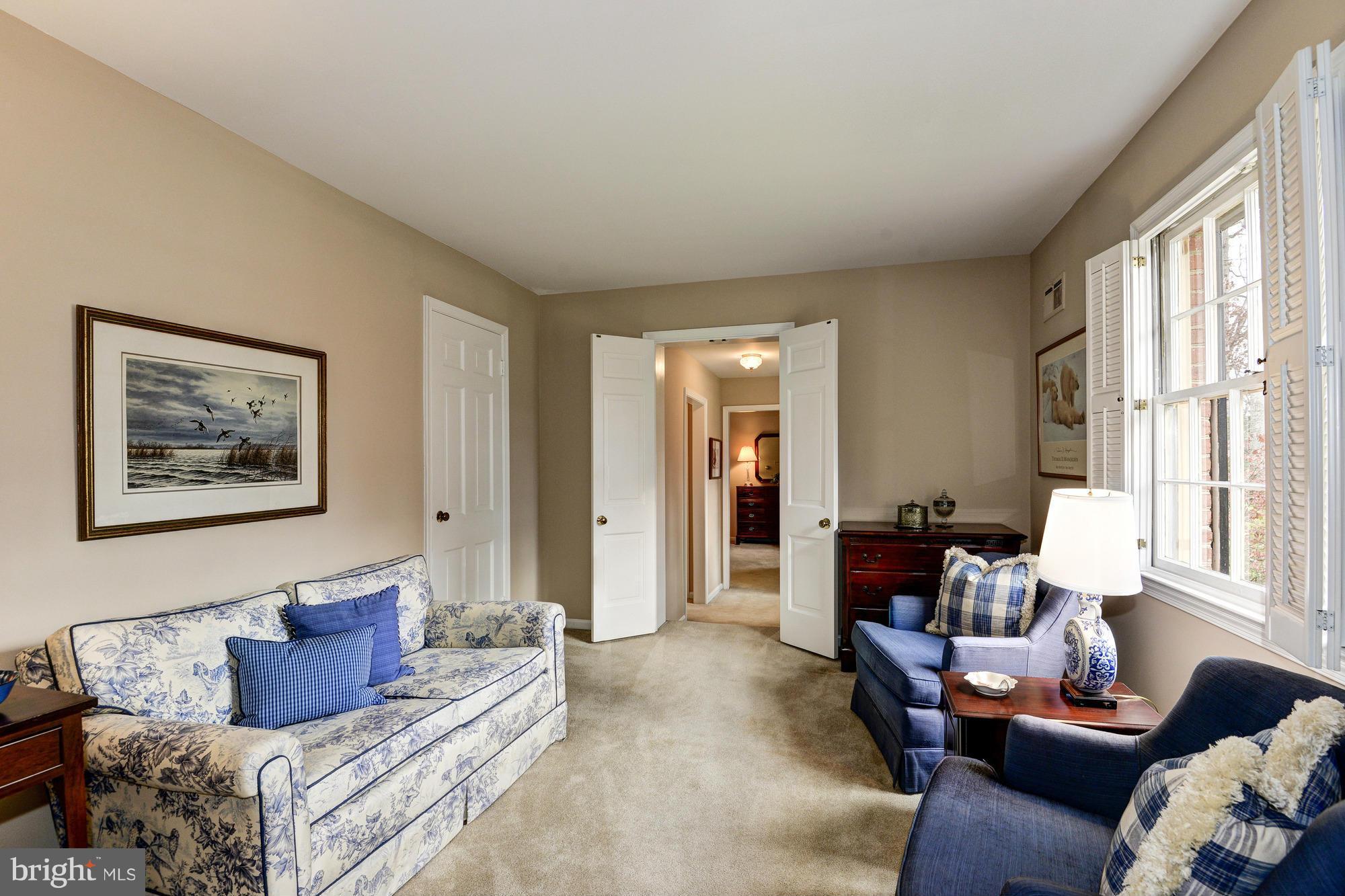 7915 Greentree Road Bethesda, MD 20817 - Photo 18 of 30 Bedroom (Master) Sitting Room