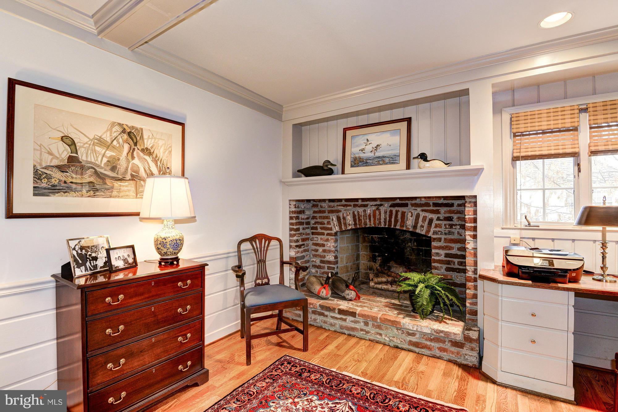 7915 Greentree Road Bethesda, MD 20817 - Photo 8 of 30 Interior (General): Library