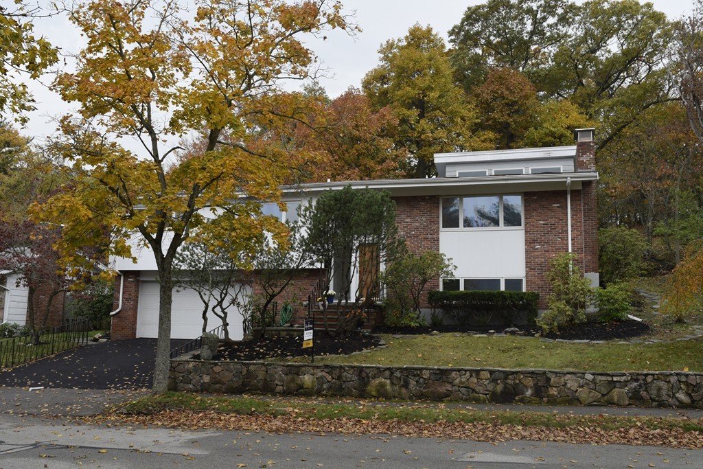 85 Woodcliff Road Brookline, MA 02467 - Photo 1 of 27