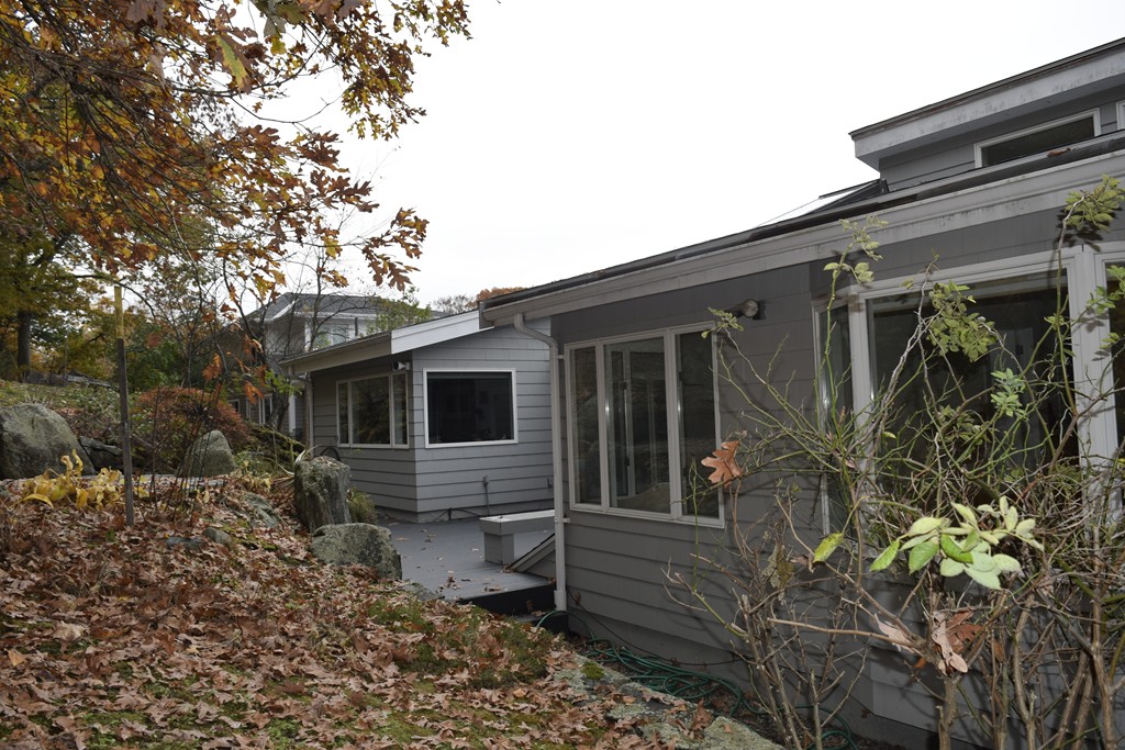 85 Woodcliff Road Brookline, MA 02467 - Photo 18 of 27