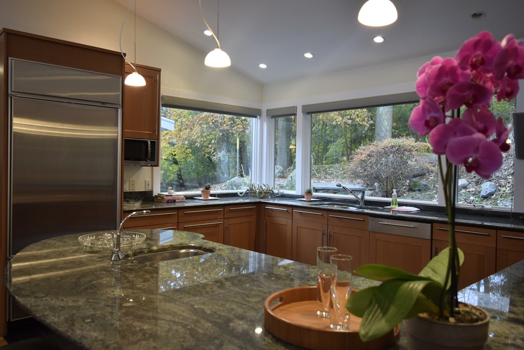 85 Woodcliff Road Brookline, MA 02467 - Photo 9 of 27
