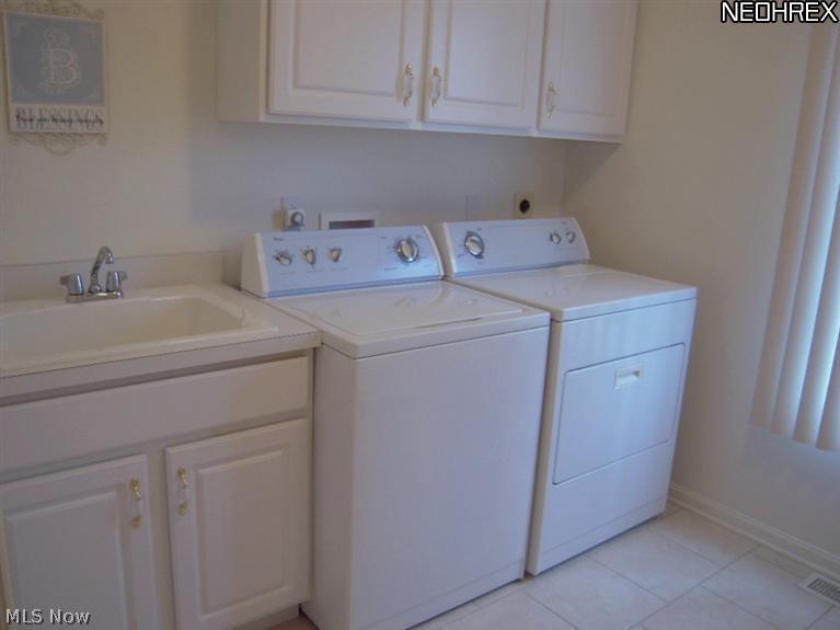 37405 Pettibone Road Solon, OH 44139 - Photo 18 of 20 Laundry room on main level.