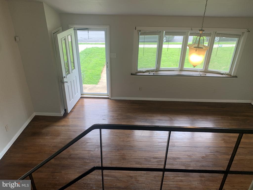 163 Wiltshire Road Claymont, DE 19703 - Photo 6 of 32 Living room from upper level