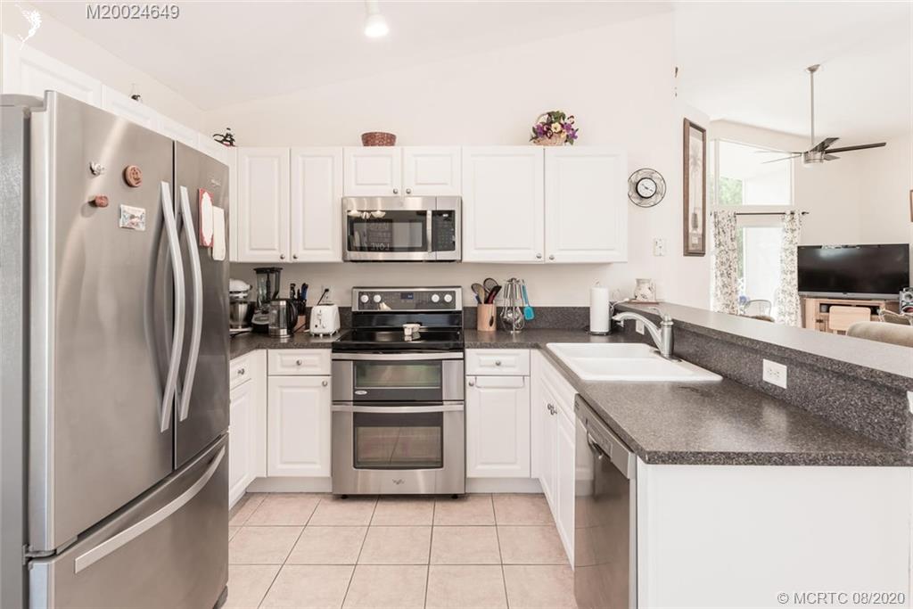 8950 Southwest Chrysler Circle Stuart, FL 34997 - Photo 10 of 28 Gallery Image 10