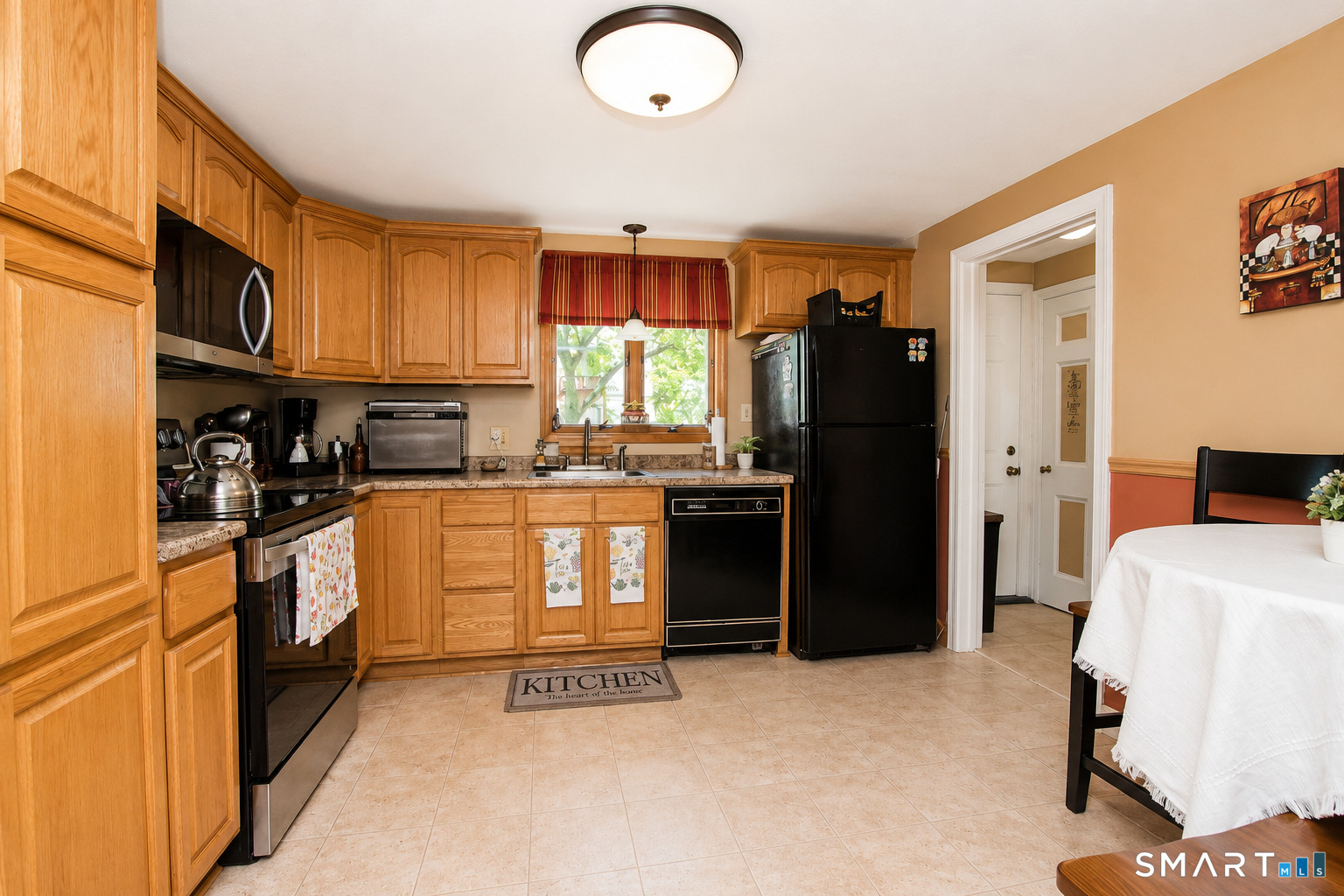 242 Victoria Road Hartford, CT 06114 - Photo 12 of 34