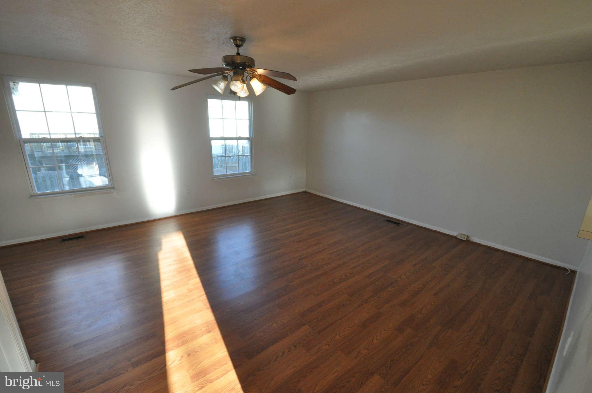 529 Riggs Court Frederick, MD 21703 - Photo 6 of 14 Living Room
