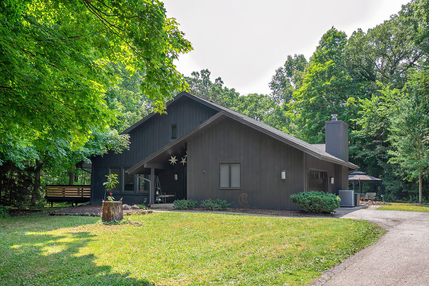 14825 Woodbridge Road Brookfield, WI 53005 - Photo 28 of 73 Woodbridge_001