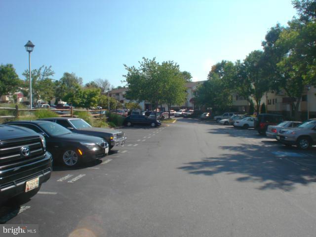 19501 Gunners Branch Road, Unit 813 Germantown, MD 20876 - Photo 2 of 14 Exterior (General)