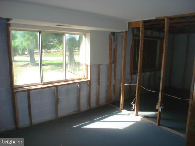 19501 Gunners Branch Road, Unit 813 Germantown, MD 20876 - Photo 9 of 14 Living Room