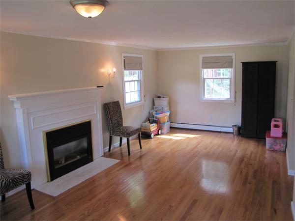20 Lexington Road Shrewsbury, MA 01545 - Photo 8 of 22 Gallery Image 8