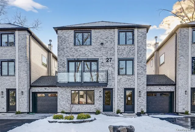 $1,799,000 | 27 Ellish Parkway, Unit 203, Spring Valley, NY 10977