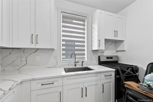 $1,699,000 | 27 Ellish Parkway, Unit 203, Spring Valley, NY 10977